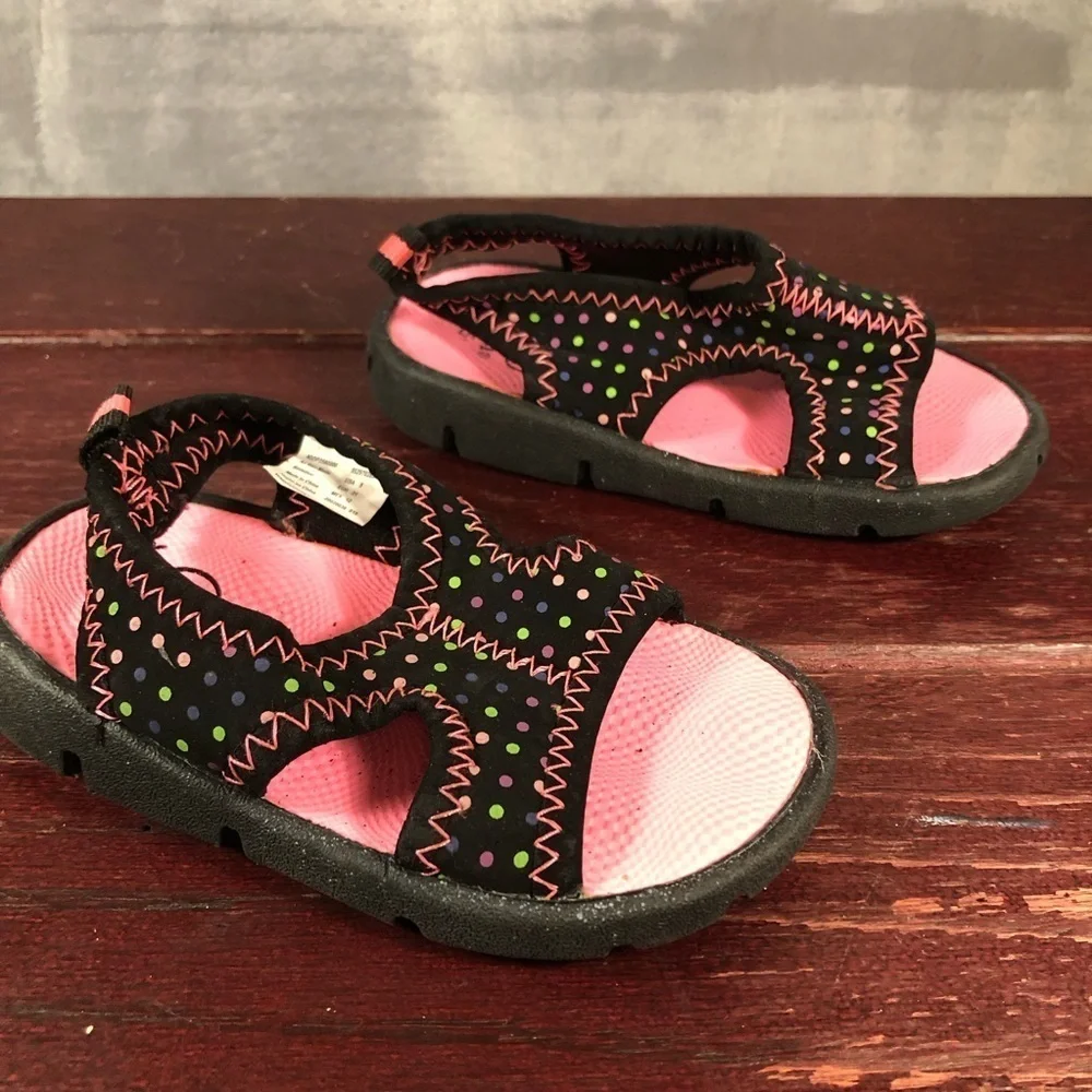 OP Girls Water Sandals Black and Pink Size 5